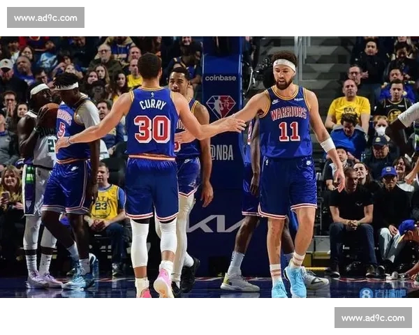 从攻防细节到关键回合全面解读一场篮球比赛赛后复盘分析与战术启示